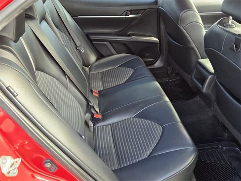 Used 2021 Toyota Camry SE image 16