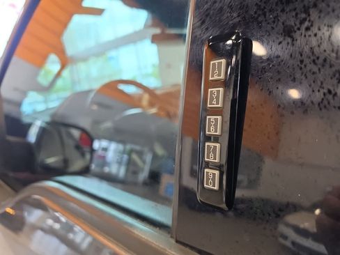 Used 2018 Ford F150 Lariat w/ Equipment Group 502A Luxury AWD/4WD image 13