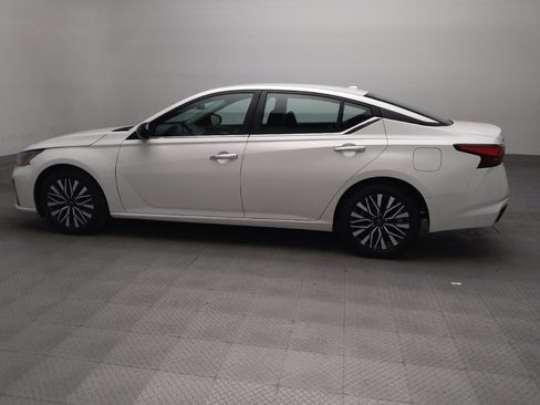 Used 2024 Nissan Altima 2.5 SV FWD image 3