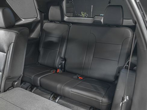 Used 2023 Chevrolet Traverse LT w/ LT Premium Package image 26