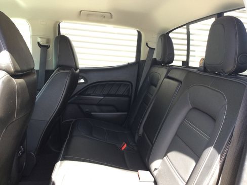 Used 2022 GMC Canyon Denali image 6