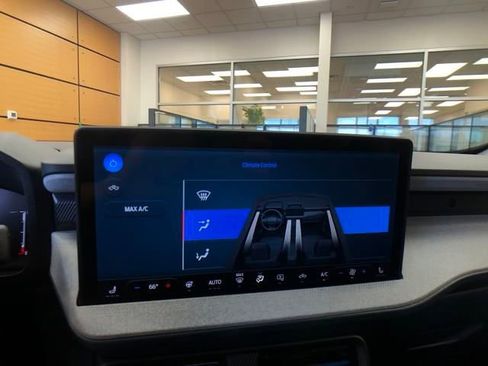 New 2025 Ford Maverick XLT w/ XLT Luxury Package image 16