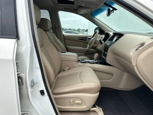 Used 2014 Nissan Pathfinder Platinum w/ Platinum Premium Package AWD/4WD image 34