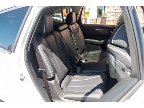 Used 2024 Acura MDX SH-AWD w/ Advance Package image 21