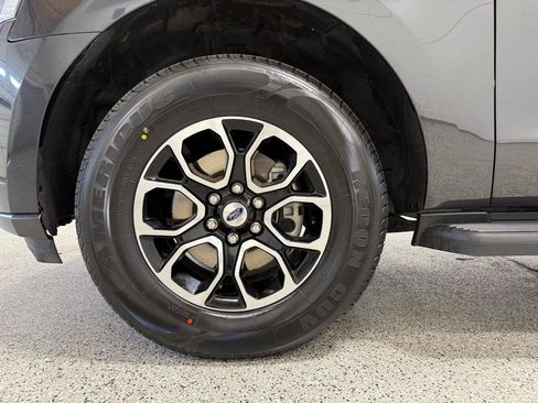 Used 2024 Ford Expedition Max XLT AWD/4WD image 9