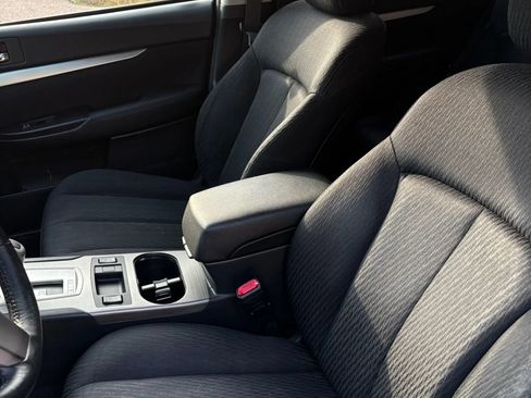 Used 2010 Subaru Outback 2.5i Premium AWD/4WD image 35
