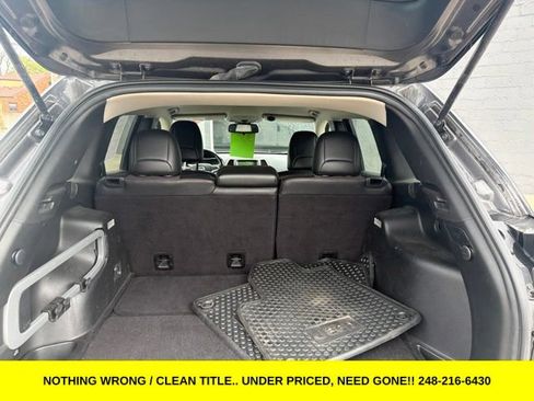 Used 2017 Jeep Cherokee Trailhawk w/ Cold Weather Group AWD/4WD image 9