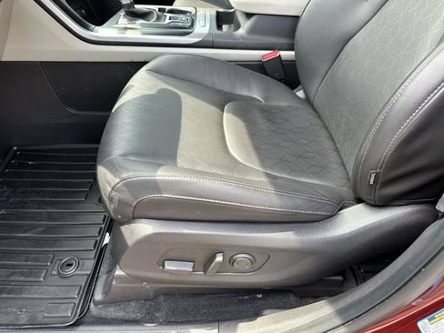 Used 2024 Kia Carnival LX FWD image 23