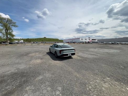 Used 2025 Kia K4 FWD image 16