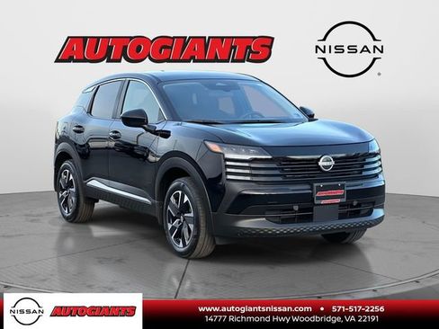 Used 2025 Nissan Kicks SV image 1