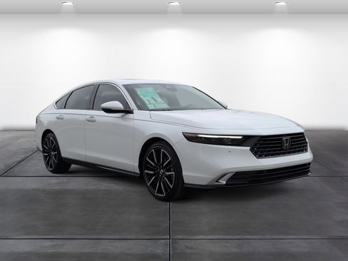 New 2026 Honda Accord Touring image 2
