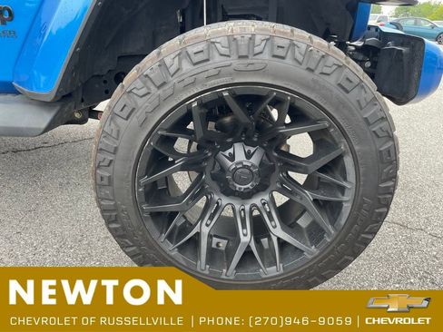 Used 2022 Jeep Wrangler Unlimited Sahara AWD/4WD image 18