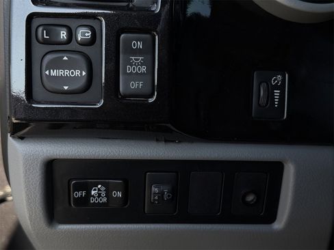 Used 2013 Toyota Tundra Limited image 21