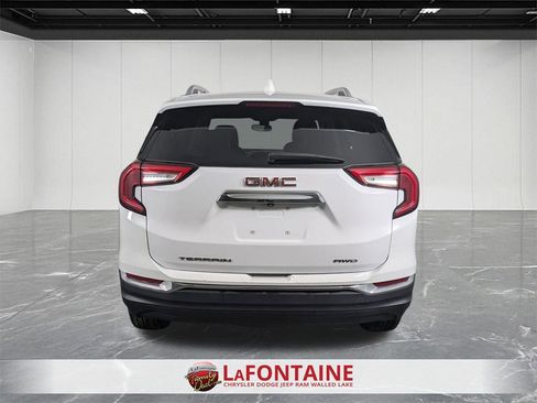 Used 2024 GMC Terrain SLT image 4