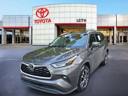 Used 2022 Toyota Highlander XLE