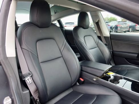 Used 2018 Tesla Model 3 Long Range RWD image 15
