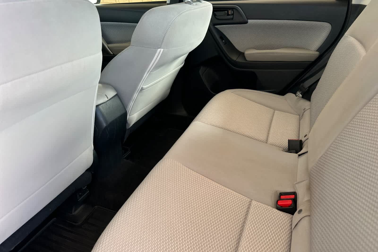 Used 2017 Subaru Forester 2.5i AWD/4WD image 12