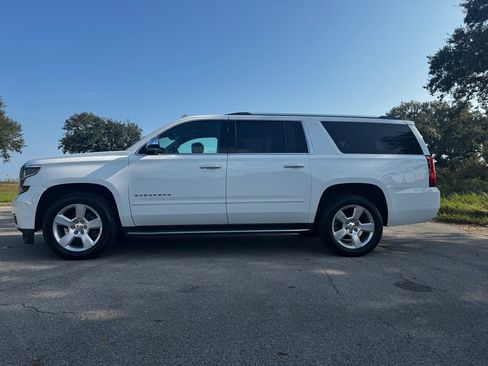 Used 2017 Chevrolet Suburban Premier image 2