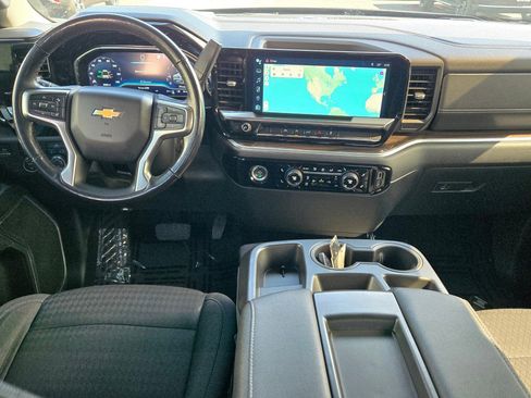 Used 2022 Chevrolet Silverado 1500 LT image 18