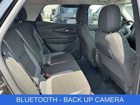 Used 2025 Chevrolet TrailBlazer LT AWD/4WD image 3