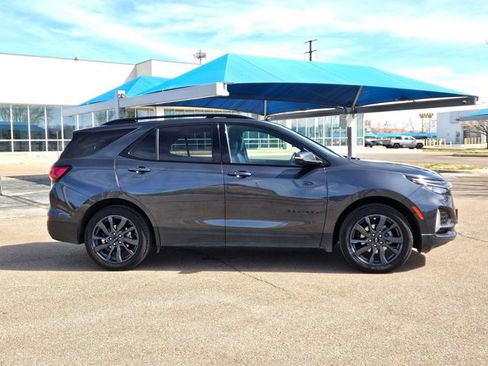 Used 2022 Chevrolet Equinox RS w/ RS Leather Package image 4