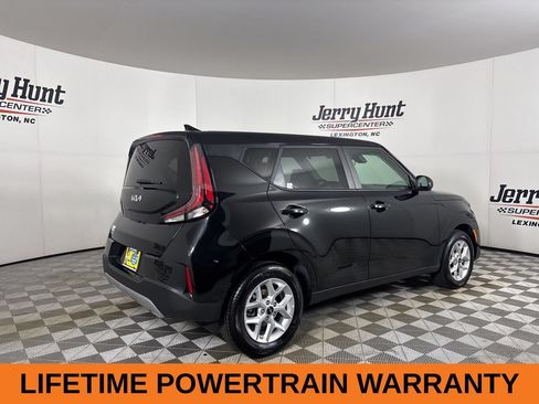 Used 2025 Kia Soul LX w/ LX Technology Package FWD image 5