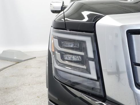 Used 2024 Nissan Titan Platinum Reserve w/ Moonroof Package AWD/4WD image 13