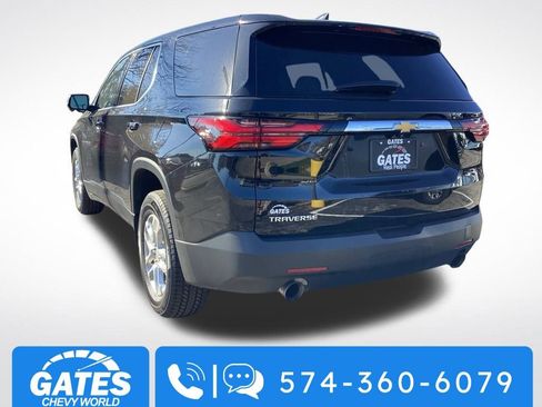 Used 2023 Chevrolet Traverse LS image 7