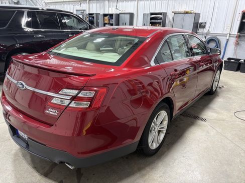 Used 2013 Ford Taurus SEL image 8