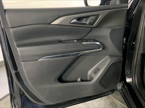 Used 2024 Chevrolet Traverse LT AWD/4WD image 24