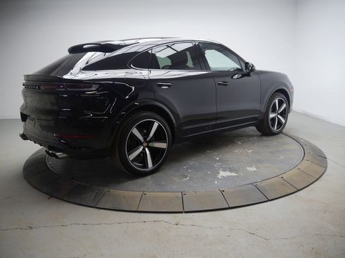 Certified 2026 Porsche Cayenne Coupe image 7