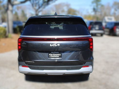 New 2026 Kia Carnival FWD image 11
