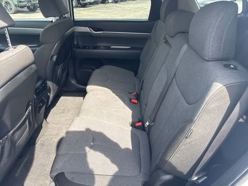 Used 2023 Hyundai Palisade SE image 34