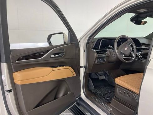 Used 2023 Cadillac Escalade ESV Sport w/ Touring Package AWD/4WD image 22