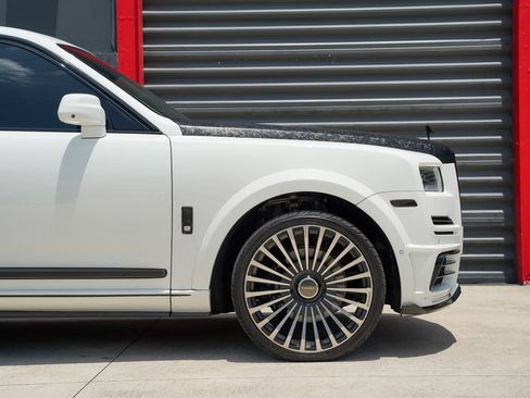 Used 2019 Rolls-Royce Cullinan AWD/4WD image 17