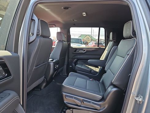 New 2026 GMC Yukon XL Elevation image 6