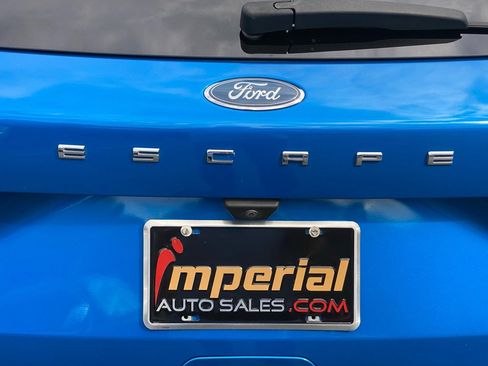 Used 2020 Ford Escape SE image 9