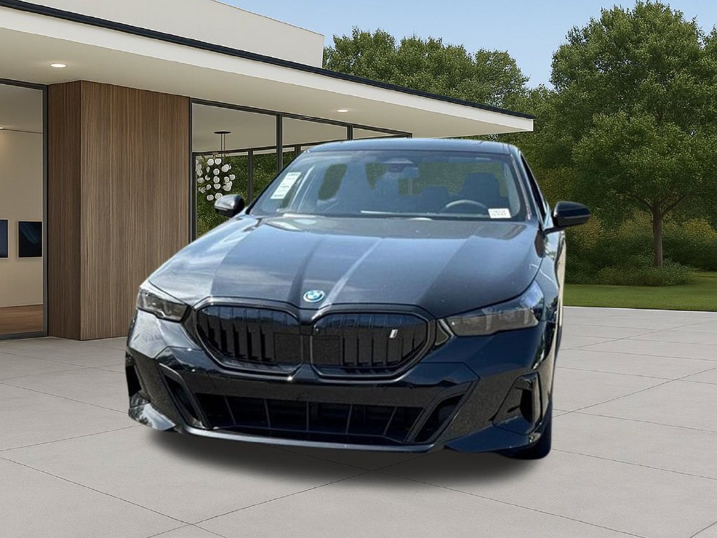 Used 2027 BMW i5 eDrive40 w/ M Sport Package RWD image 3