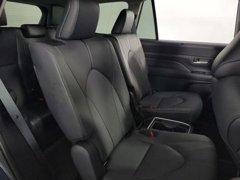 Used 2024 Toyota Grand Highlander FWD image 17