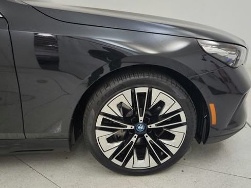 Used 2024 BMW i5 eDrive40i w/ M Sport Package RWD image 37