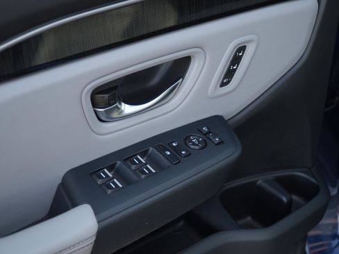 Used 2025 Honda Pilot Elite image 12