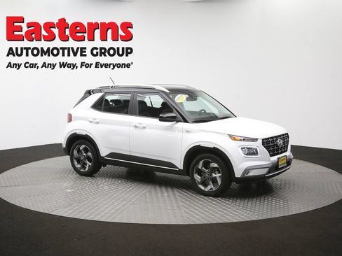 Used 2025 Hyundai Venue Limited FWD image 47