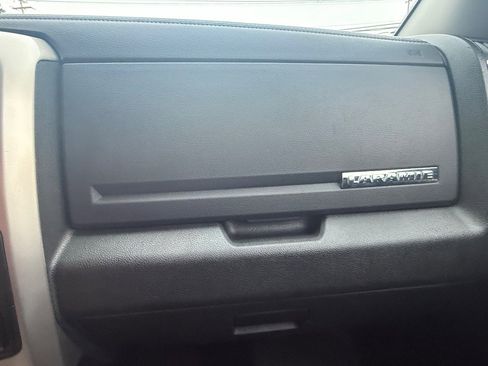 Used 2015 RAM 1500 Laramie w/ Convenience Group image 18