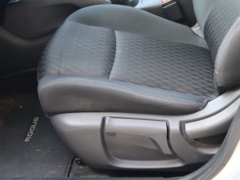 Used 2018 Nissan Rogue S FWD image 14