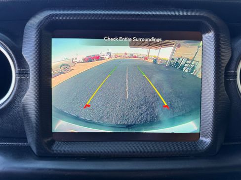 Used 2021 Jeep Wrangler Unlimited Sahara AWD/4WD image 18