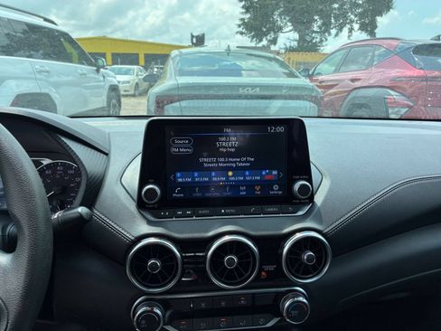 Used 2025 Nissan Sentra SV FWD image 14