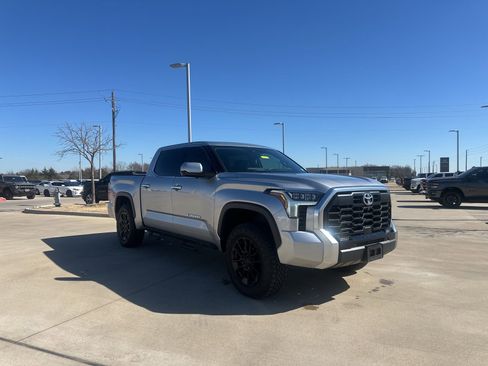 Used 2023 Toyota Tundra Limited image 7