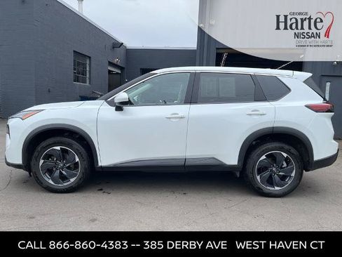 Certified 2025 Nissan Rogue SV AWD/4WD image 6