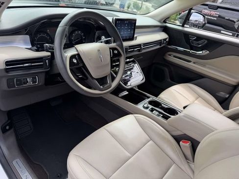 Certified 2022 Lincoln Corsair AWD w/ Equipment Group 101A image 11