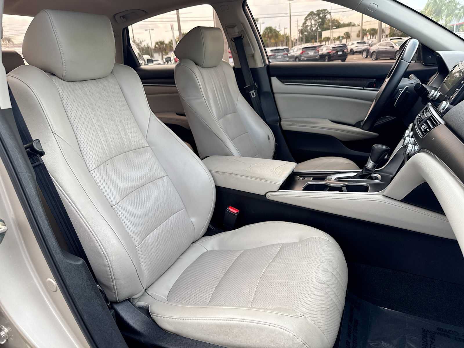 Used 2018 Honda Accord Touring image 27